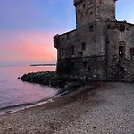 Welcome Riviera - Al Castello-vista Mare -romantico E A 20 Metri Dal Mare-toll Parking At 15 Euro Per Day To Be Booked In Advance -subject To Availability Апартаменты Рапалло