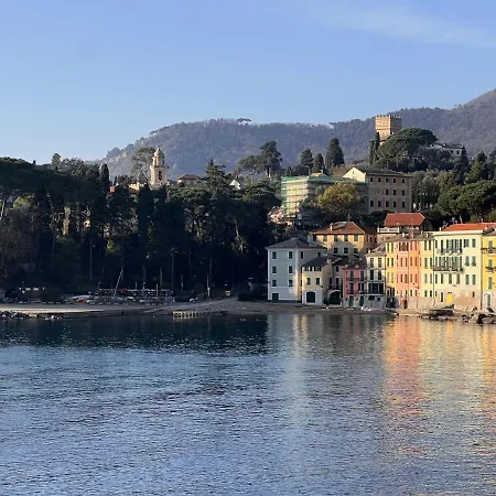 Welcome Riviera - Al Castello-vista Mare -romantico E A 20 Metri Dal Mare-toll Parking At 15 Euro Per Day To Be Booked In Advance -subject To Availability Rapallo