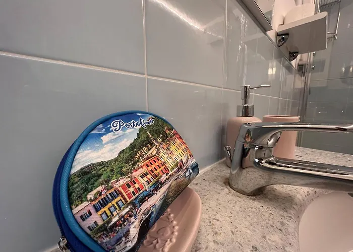 Apartman Welcome Riviera - Al Castello-vista Mare -romantico E A 20 Metri Dal Mare-toll Parking At 15 Euro Per Day To Be Booked In Advance -subject To Availability Rapallo