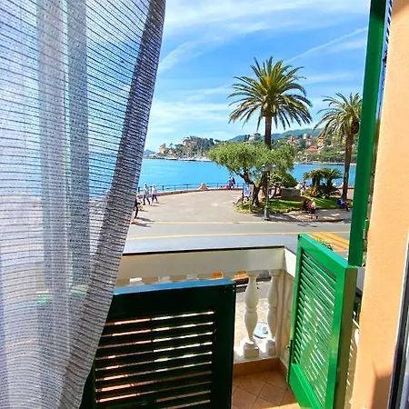 Apartment Al Castello: Romantic Seaside Retreat With Castle Views