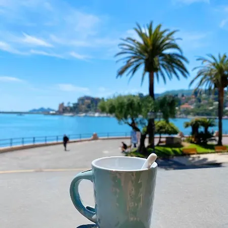 Apartamento Welcome Riviera - Al Castello-vista Mare -romantico E A 20 Metri Dal Mare-toll Parking At 20 Euro Per Day To Be Booked In Advance -subject To Availability *