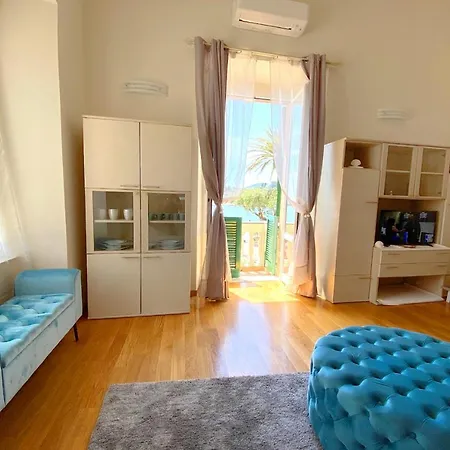 Welcome Riviera - Al Castello-vista Mare -romantico E A 20 Metri Dal Mare-toll Parking At 20 Euro Per Day To Be Booked In Advance -subject To Availability *