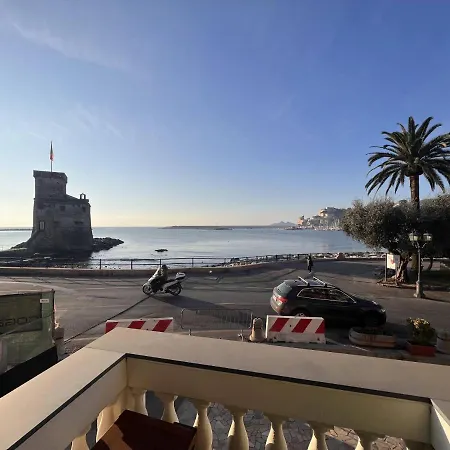 Al Castello: Romantic Seaside Retreat With Castle Views Apartment Rapallo