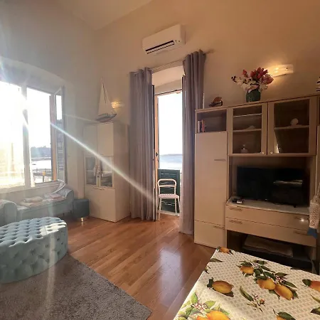 Welcome Riviera - Al Castello-vista Mare -romantico E A 20 Metri Dal Mare-toll Parking At 20 Euro Per Day To Be Booked In Advance -subject To Availability Rapallo