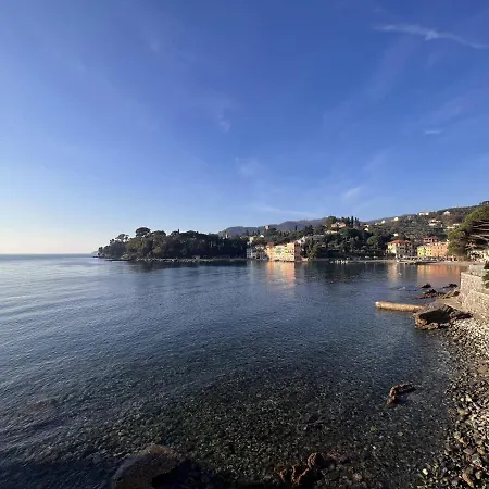 Apartment Al Castello: Romantic Seaside Retreat With Castle Views