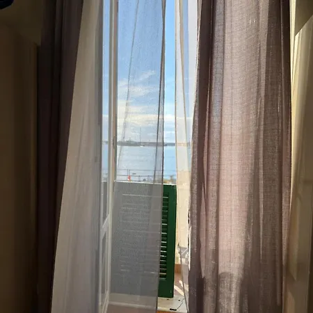 Welcome Riviera - Al Castello-vista Mare -romantico E A 20 Metri Dal Mare-toll Parking At 20 Euro Per Day To Be Booked In Advance -subject To Availability Rapallo