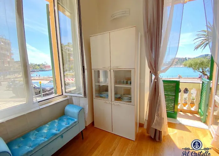 Apartmán Welcome Riviera - Al Castello-vista Mare -romantico E A 20 Metri Dal Mare-toll Parking At 15 Euro Per Day To Be Booked In Advance -subject To Availability *