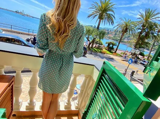 Apartmán Welcome Riviera - Al Castello-vista Mare -romantico E A 20 Metri Dal Mare-toll Parking At 15 Euro Per Day To Be Booked In Advance -subject To Availability Rapallo